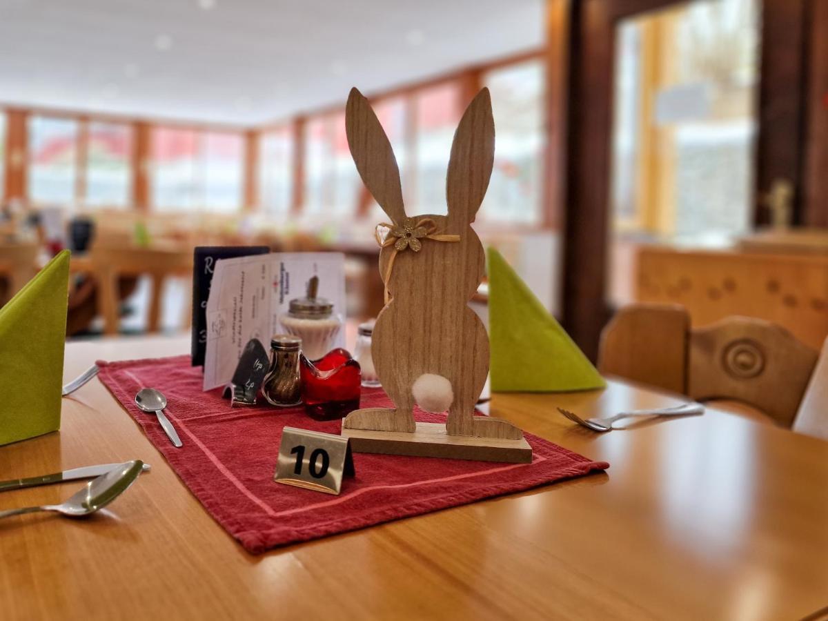 Ferien Vom Ich, Bayerischer Wald, Hotel & Restaurant Neukirchen  المظهر الخارجي الصورة
